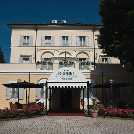 Rechigi Park 4*