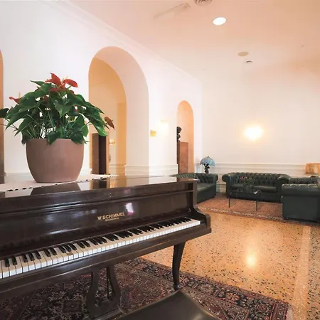 Hotel Rechigi Park 4*