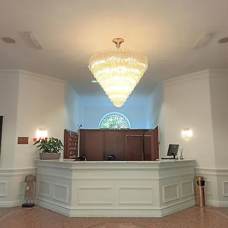 Rechigi Park Hotel 4*