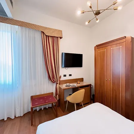 Hotel Rechigi Park 4*