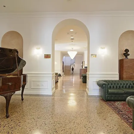 Rechigi Park 4*
