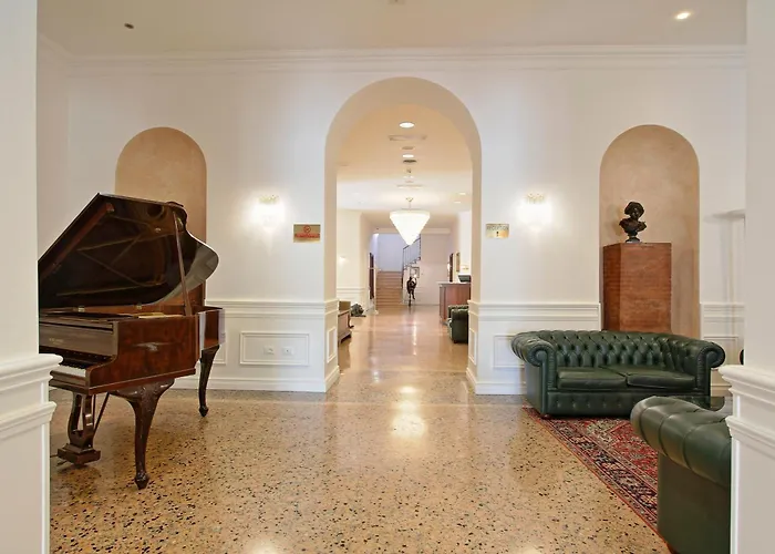 Rechigi Park Hotel 4*