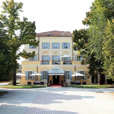 Rechigi Park 4*