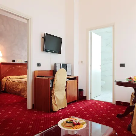 Rechigi Park מלון 4*