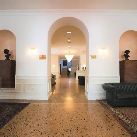 Rechigi Park 4*