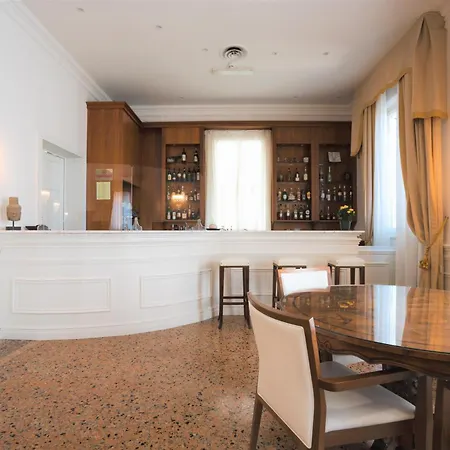 מלון Rechigi Park 4*