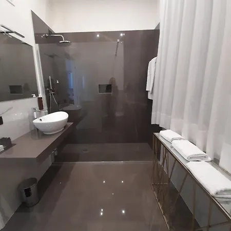 雷齐吉公园酒店